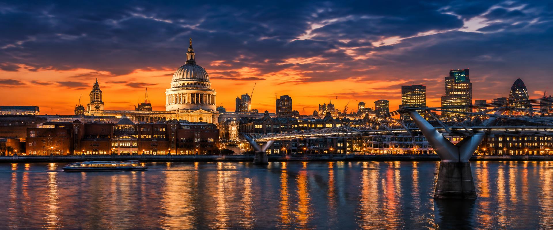 London skyline at dusk
